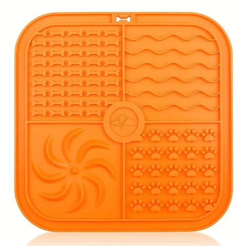 Silicone Slow Feeder Lick Mat – Non-Slip Pet Placemat for Dogs & Cats